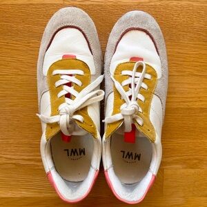 MWL size 9.5 Wms Kickoff Trainers